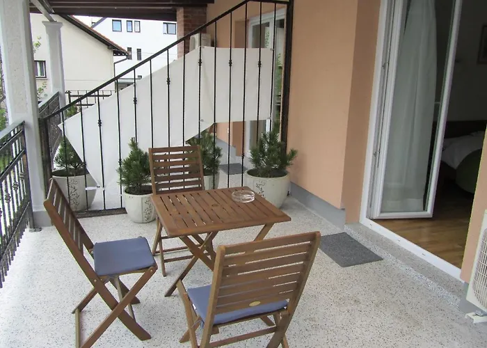 알로 아파트먼트 '빌라 클라라' *