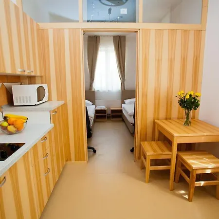 Alo Vila Klara לובליאנה